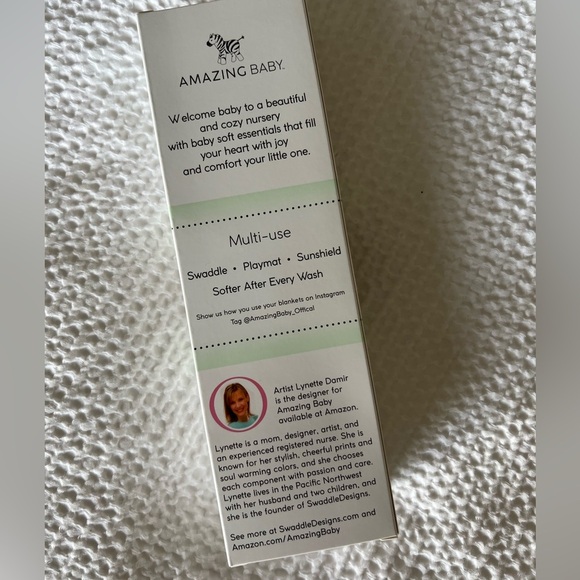 NWT Bundle 2x baby items: Swaddle and Onesie - Picture 3 of 7